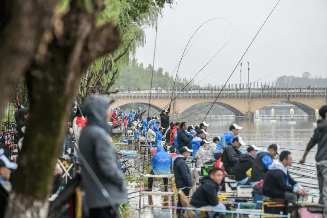 钓鱼App精准钓鱼水域地图功能